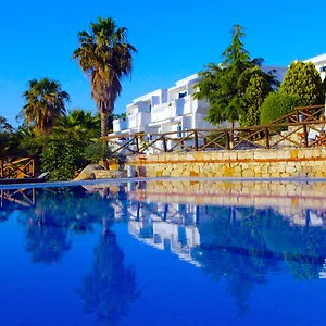 4* Semesteranläggning (resort) Agionissi